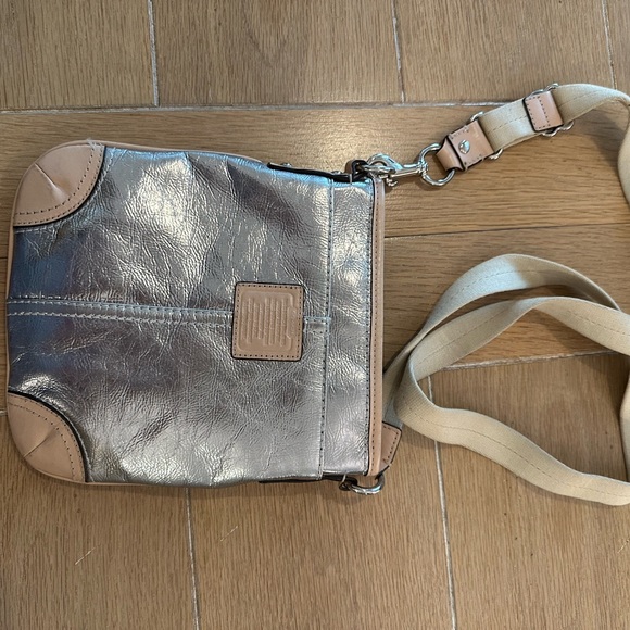 coach silver and tan leather cross body purse with tan soft strap - Picture 4 of 6